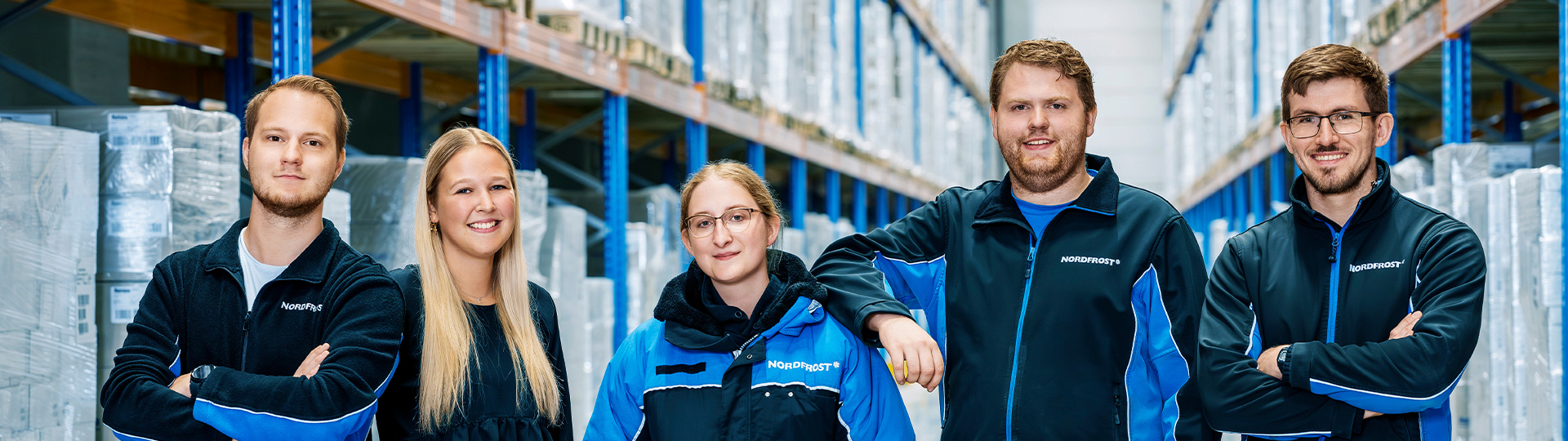 Mitarbeitende im Lager